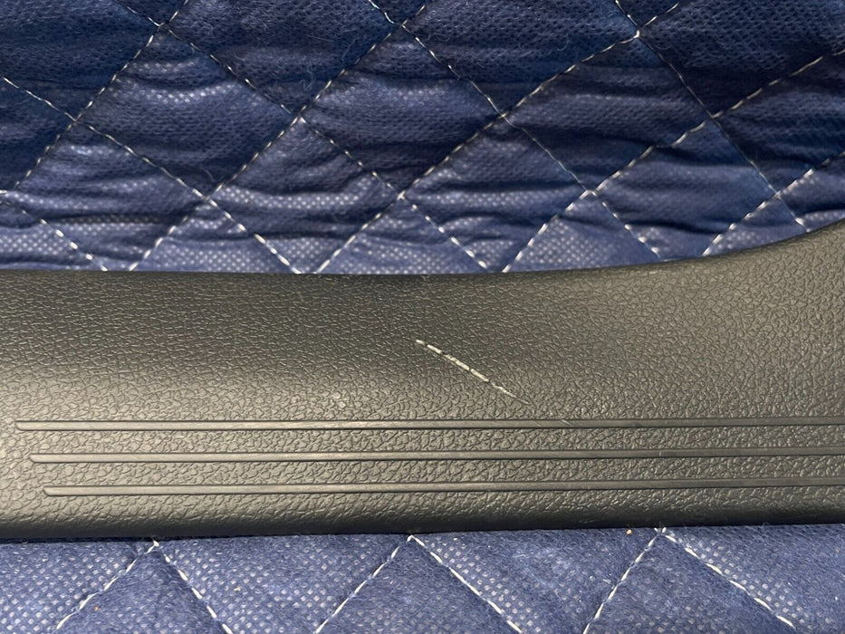 2019 MERCEDES-BENZ E63S AMG DRIVER LEFT DOOR SILL SCUFF KICK PLATE OEM *SCRATCH*