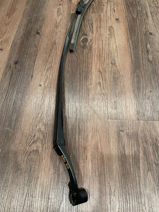 2017 INFINITI Q50 RED SPORT FRONT LEFT & RIGHT WINDSHIELD WIPERS OEM