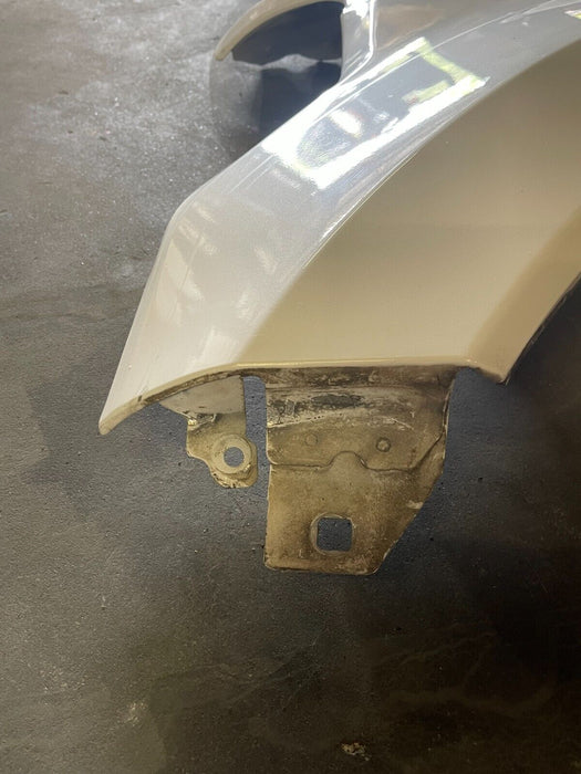 2017-2019 FORD F250 F350 DRIVER LEFT PEARL WHITE FENDER OEM *DAMAGE*