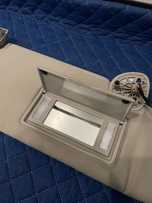 2017 DODGE RAM 2500 GRAY FRONT PASSENGER RIGHT SUN VISOR OEM *CHECK PIC #4 & #5*