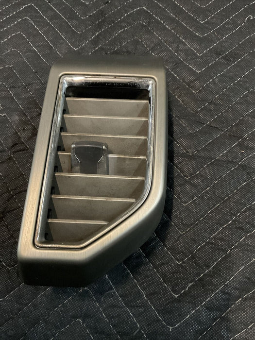 2018 FORD F250 F350 F450 PLATINUM OUTER RIGHT A/C HVAC AIR VENT DUCT OEM