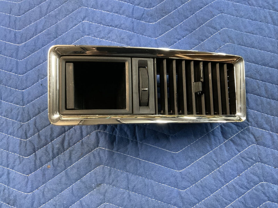 2012 DODGE RAM 3500 MEGA CAB PASSENGER AC A/C HVAC AIR VENT OEM~BROCKEN TAB~