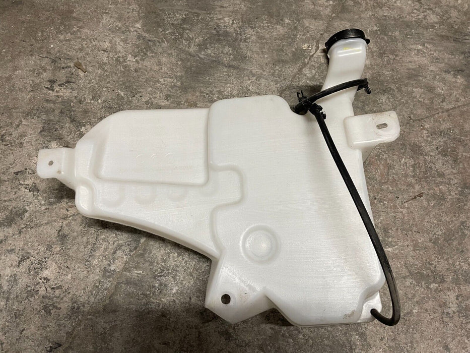 2020 2021 2022 GMC SIERRA 2500 3500 WINDSHIELD WASHER RESEVOIR OEM