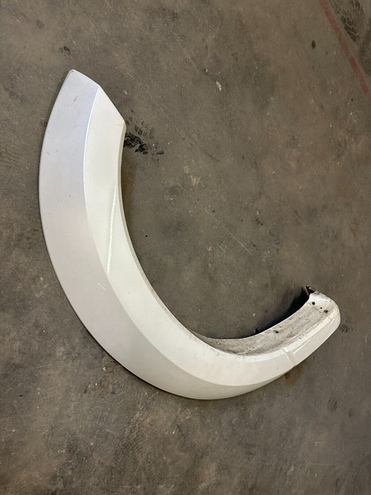 207-2022 FORD F450 PASSENGER FENDER FLARE OEM METALLIC WHITE (UG) *DAMAGE* OEM