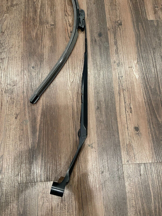 2017 INFINITI Q50 RED SPORT FRONT LEFT & RIGHT WINDSHIELD WIPERS OEM