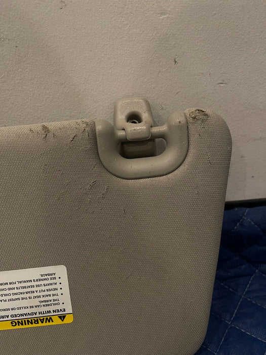 2017 DODGE RAM 2500 GRAY FRONT PASSENGER RIGHT SUN VISOR OEM *CHECK PIC #4 & #5*