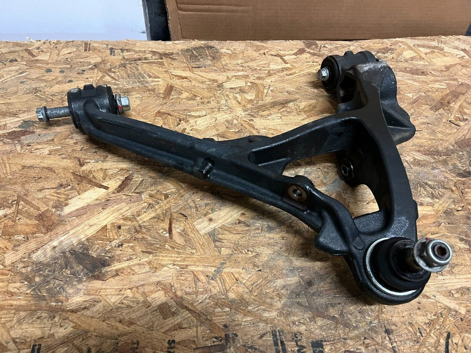 2020-2022 GMC SIERRA 2500 3500 DIESEL FRONT RIGHT LOWER CONTROL ARM OEM 84556722