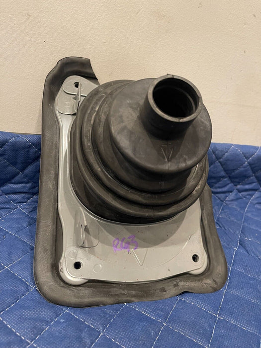 2014 NISSAN 370Z NISMO 6 SPEED MANUAL RUBBER GEAR SHIFTER INSULATOR BOOT OEM