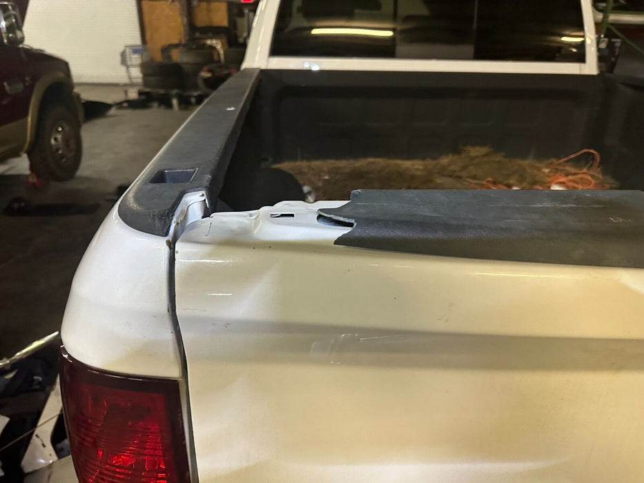 2017 RAM 2500 3500 SLT BIG HORN TAILGATE W/ CAMERA OEM BRIGHT WHITE (PW7)