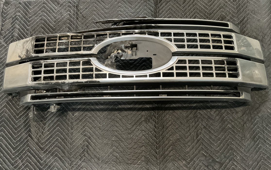 2017 2018 2019 FORD F250 F350 F450 PLATINUM GRILLE *DAMAGE* OEM