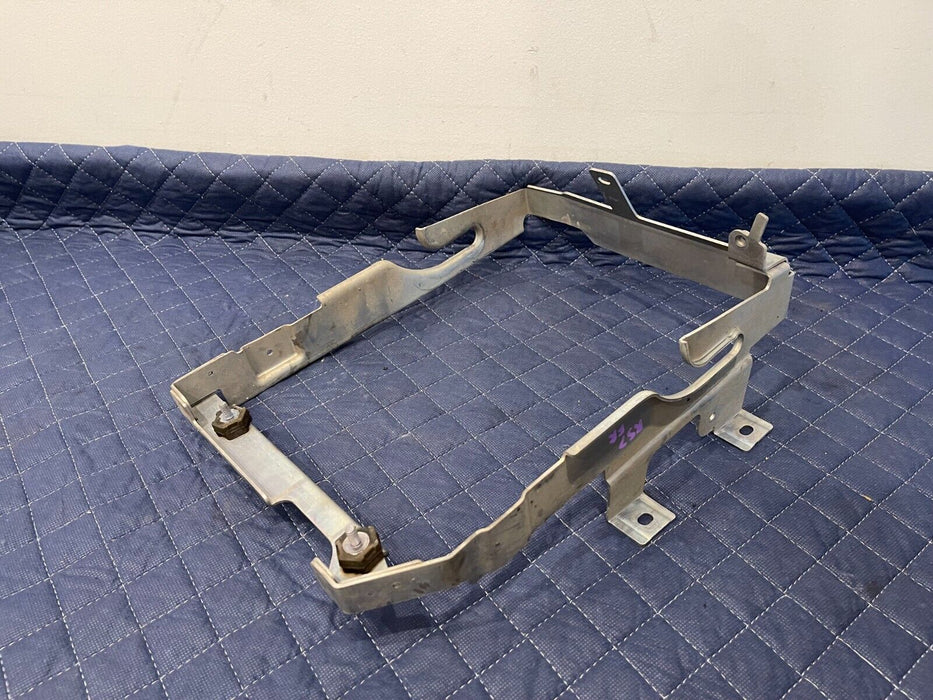 2017 MERCEDES BENZ C63 AMG CABRIOLET FRONT RIGHT AUXILIARY RADIATOR DUCT BRACKET