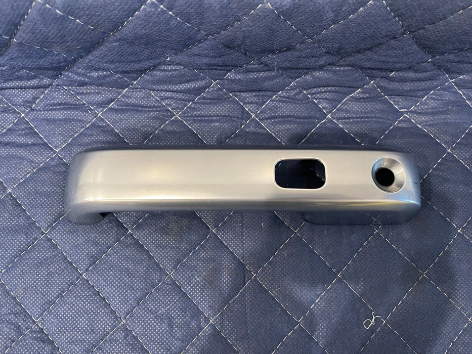 2017-2019 FORD F250 F350 FRONT LEFT EXTERIOR SILVER DOOR HANDLE OEM *SCRATCH*