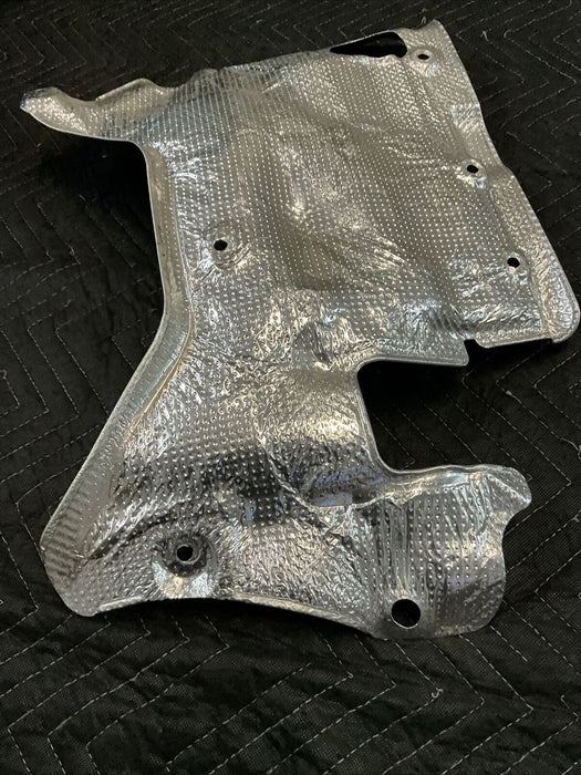 2017 MERCEDES C63 AMG OEM CENTER HEAT SHIELDING 205 682 33 71 A2056823371