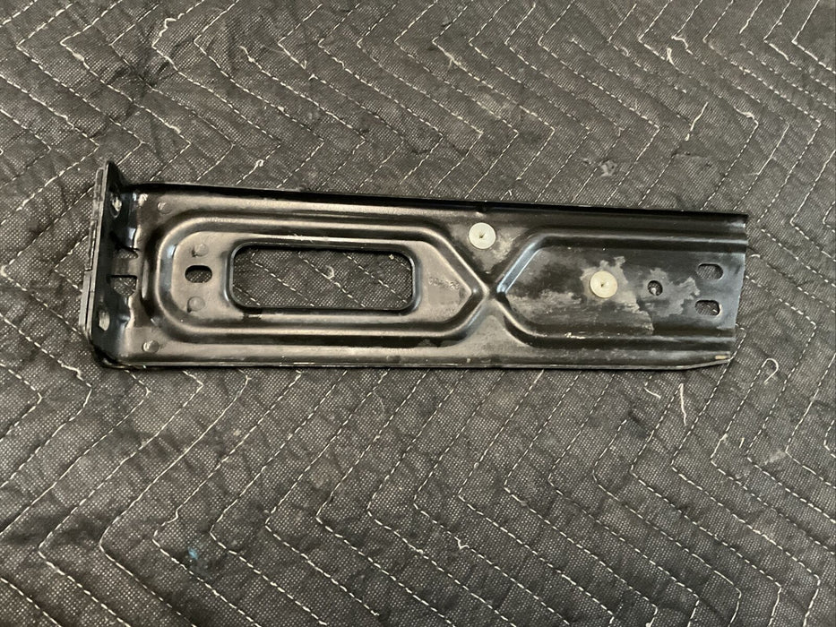2016 NISSAN TITAN XD FRONT RIGHT PASSENGER BUMPER BRACKET 62222-EZ00A OEM