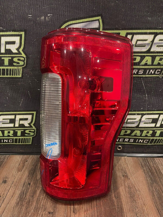 2017-2021 FORD F250 F350 PASSENGER RIGHT HALOGEN TAILIGHT OEM *READ DESCRIPTION*