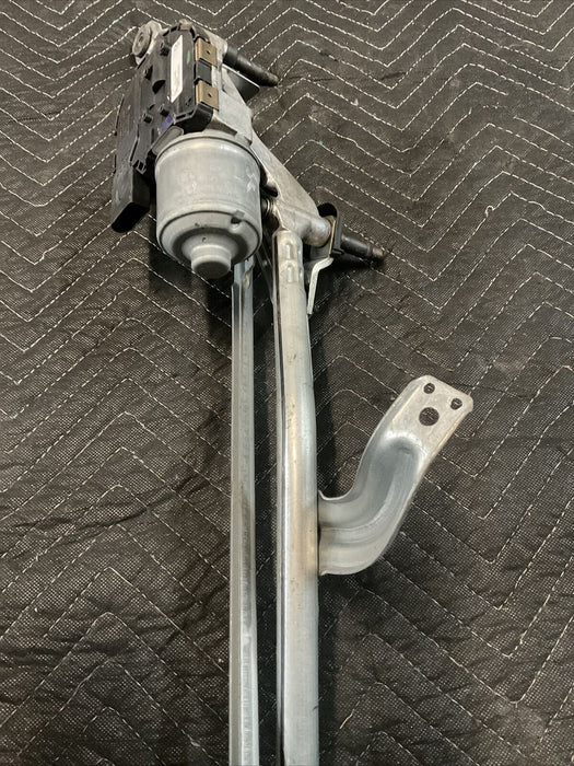 2017 MERCEDES C63S AMG C205 WINDSHIELD WIPER WASHER MOTOR OEM