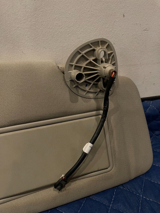 2017 DODGE RAM 2500 GRAY FRONT PASSENGER RIGHT SUN VISOR OEM *CHECK PIC #4 & #5*