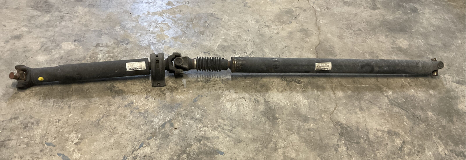 2017-2022 FORD F350 176 WHEEL BASE TWO PIECE REAR DRIVE SHAFT HC34-4K145-KFB OEM