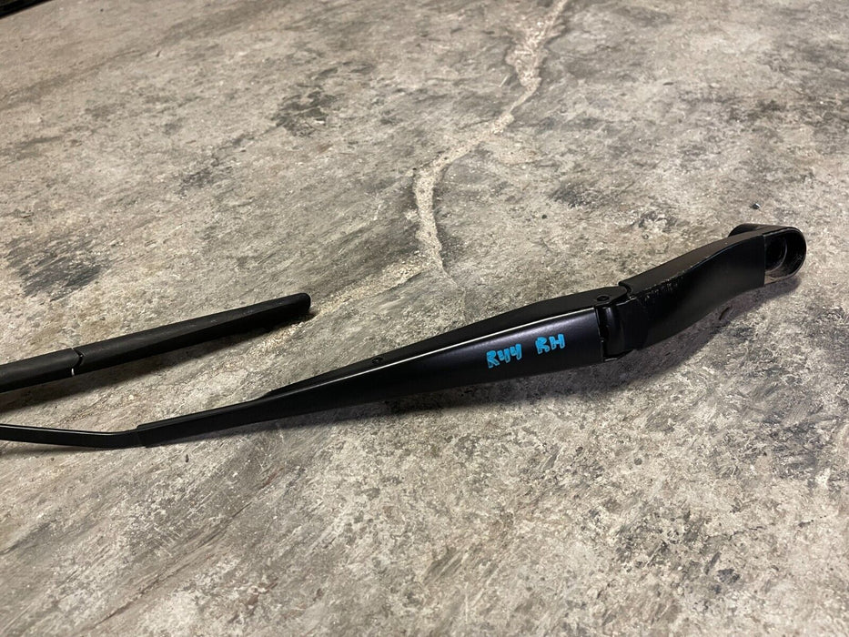 2020 2021 2022 GMC SIERRA 2500 3500 LEFT RIGHT WINDSHIELD WIPERS OEM