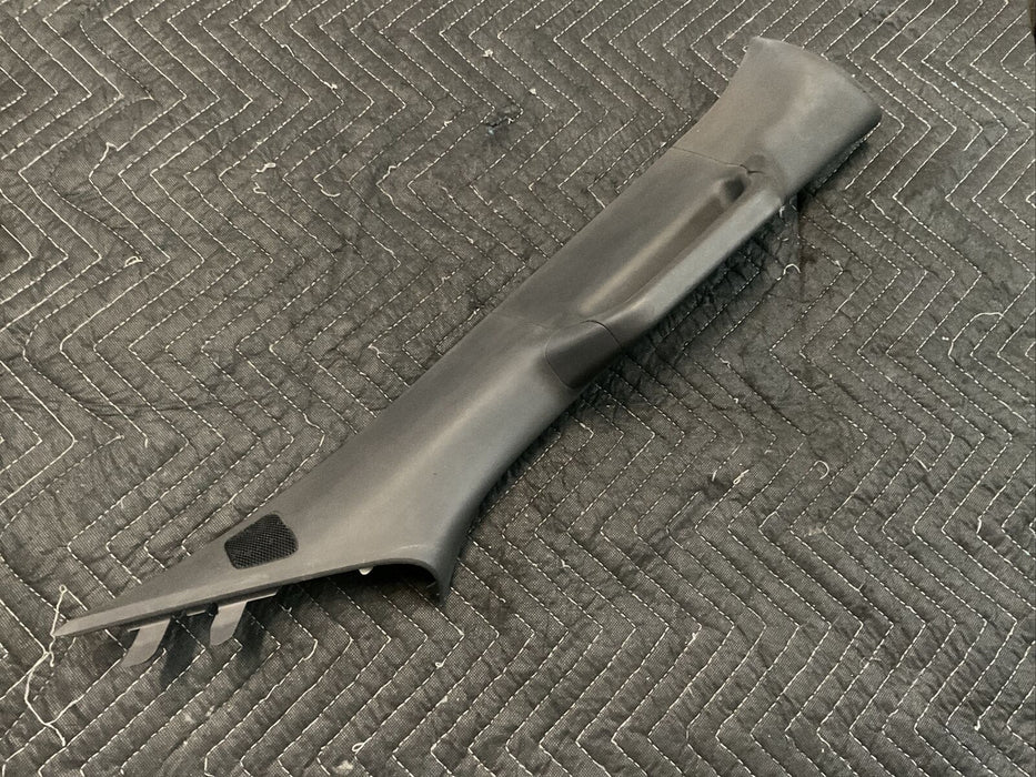 2017-2019 FORD F250 F350 F450 PLATINUM PASSENGER SIDE A-PILLAR~COSMETIC FLAW~