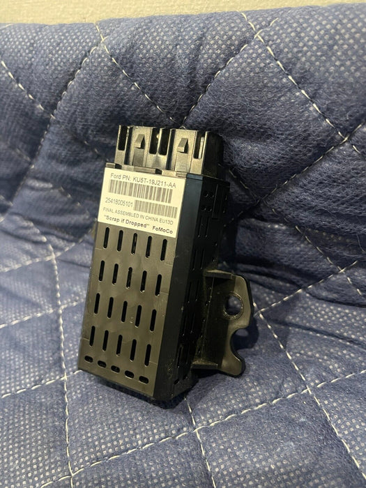 2017-2019 FORD F250 F350 F450 LARIAT REAR CENTER CONSOLE USB CHARGING MODULE OEM