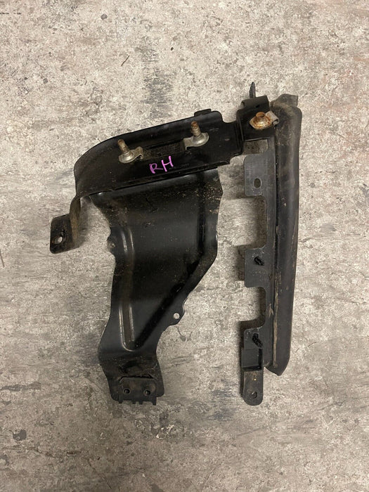 2017 2018 2019 FORD F250 F350 F450 FRONT BUMPER PASSENGER INNER BRACKET OEM