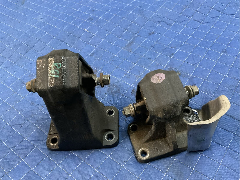 2016 DODGE RAM 2500 3500 6.7L CUMMINS DIESEL ENGINE MOUNT PAIR OEM