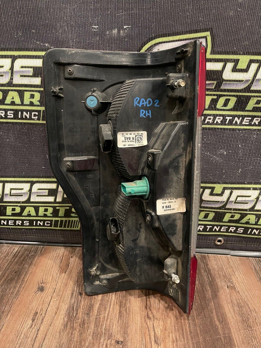 2017-2021 FORD F250 F350 PASSENGER RIGHT HALOGEN TAILIGHT OEM *READ DESCRIPTION*