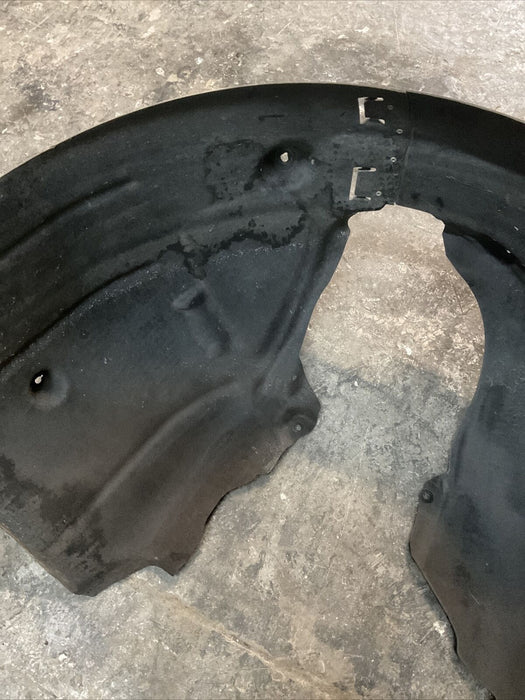 2017 MERCEDES-BENZ C63 AMG FRONT RIGHT WHEELHOUSE FENDER LINER *TORN*2056903706