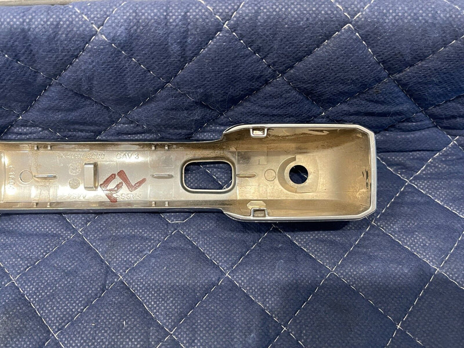 2017-2019 FORD F250 F350 FRONT LEFT EXTERIOR SILVER DOOR HANDLE OEM *SCRATCH*