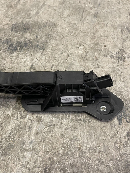 2020 2021 2022 GMC SIERRA 2500 3500 GAS/ ACCELERATOR PEDAL OEM