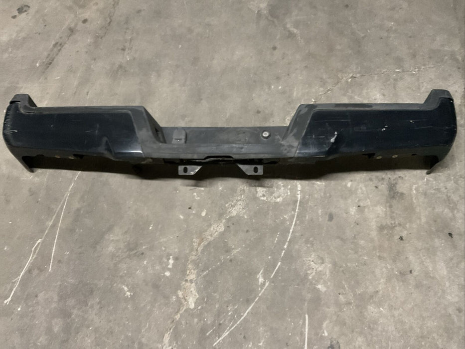 2017-2019 FORD F250 F350 F450 XLT BLACK REAR BUMPER W/O PARKING SENSORS OEM