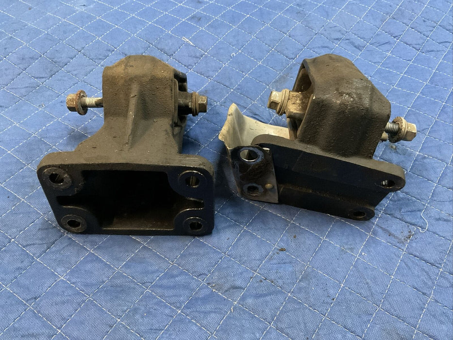 2016 DODGE RAM 2500 3500 6.7L CUMMINS DIESEL ENGINE MOUNT PAIR OEM