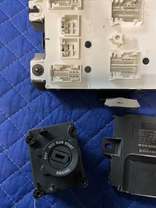 2017 RAM 2500 LARAMIE 6.7L DIESEL BCM RADIO FREQUENCY HUB IGNITION SWITCH OEM