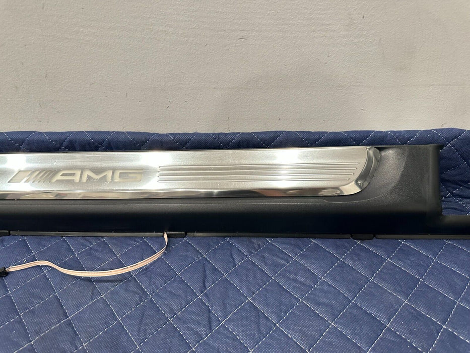 2017 MERCEDES-BENZ C63 AMG W205 FRONT PASSENGER RIGHT SCUFF PLATE TRIM OEM