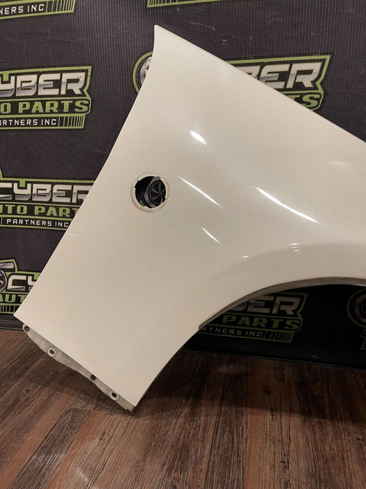 2018 NISSAN 370Z NISMO FRONT RIGHT FENDER OEM (PEARL WHITE) *MINOR SCUFFS*