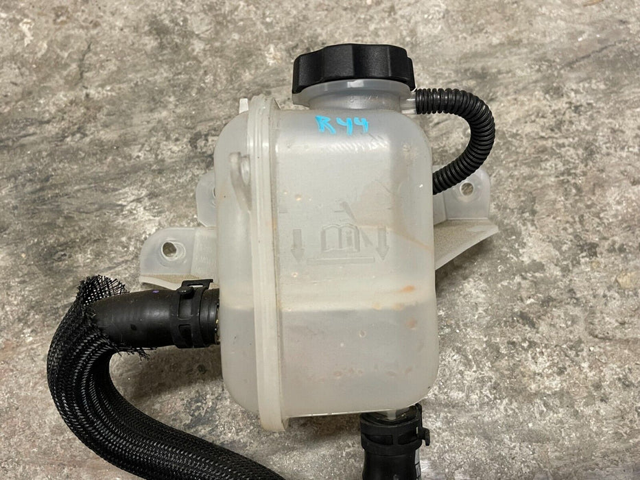 2020 2021 2022 GMC SIERRA 2500 3500 DIESEL COOLANT RESEVOIR OEM