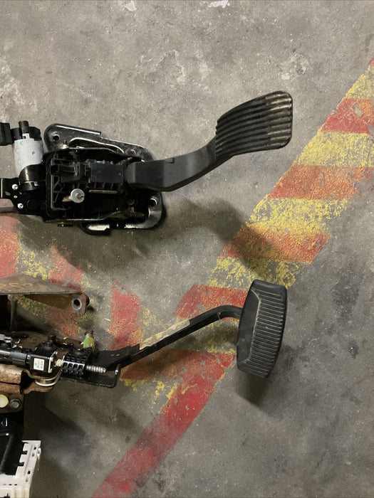 2017-2022 FORD F450 KING RANCH GAS PEDAL & BRAKE PEDAL ASSEMBLY OEM