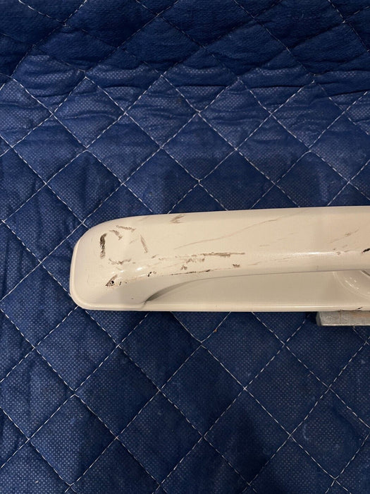 2017 DODGE RAM 2500 FRONT PASSENGER RIGHT WHITE DOOR HANDLE OEM *DAMAGED*