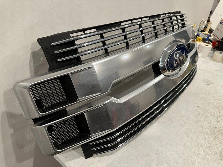 2017 2018 2019 FORD F250 F350 F450 LIMITED GRILLE COMPLETE W/ CAMERA OEM