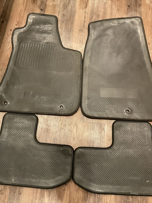 2017 DODGE CHALLENGER SRT BLACK FRONT AND REAR (4) CARPET FLOOR MAT OEM