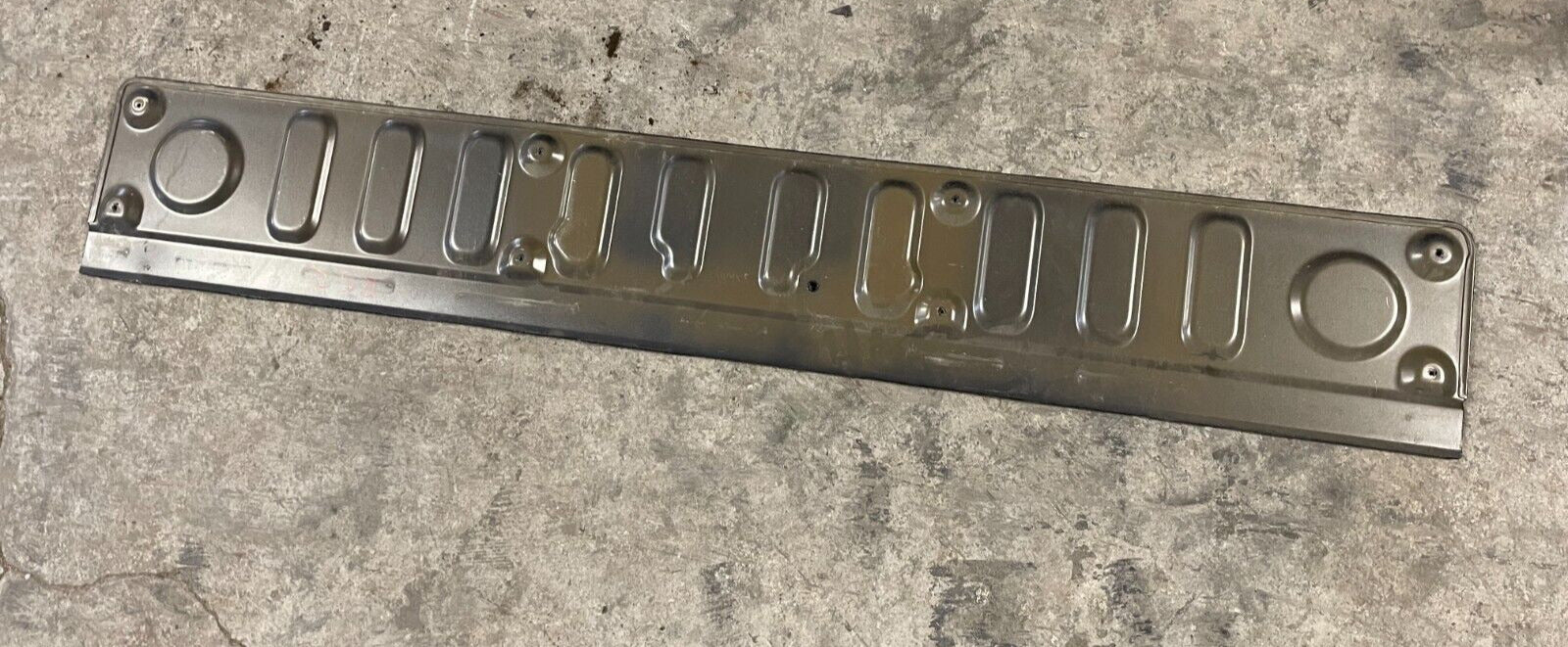 2020 FORD F250 F350 6.7L DIESEL SUPER DUTY INNER TAILGATE MOULDING COVER OEM