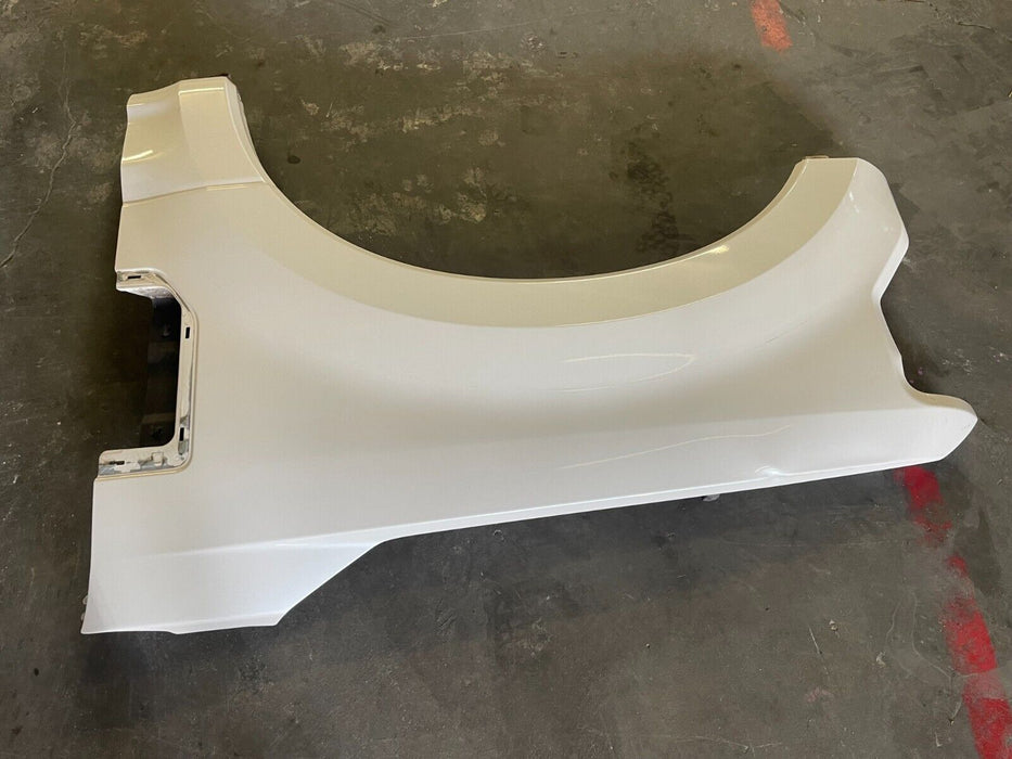 2017-2019 FORD F250 F350 DRIVER LEFT PEARL WHITE FENDER OEM *DAMAGE*