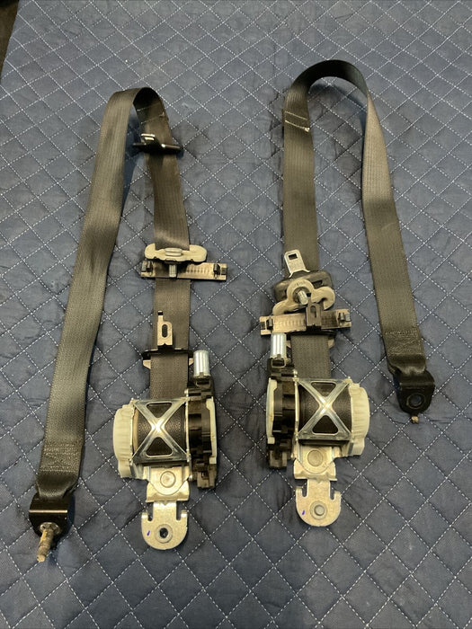 2017 DODGE RAM 3500 MEGA CAB FRONT DRIVER LEFT & PASSENGER RIGHT SEATBELTS OEM