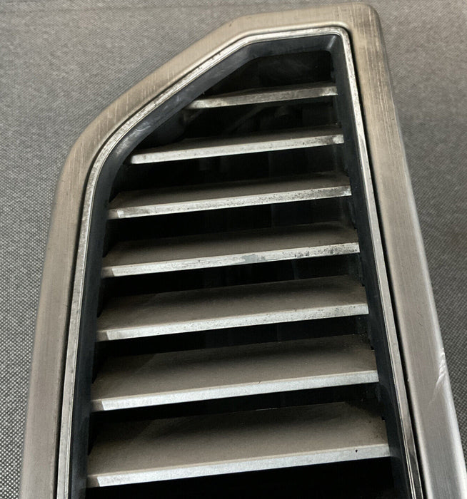 2018 FORD F250 F350 F450 PLATINUM OUTER RIGHT AIR VENT DUCT OEM~COSMETIC DAMAGE~